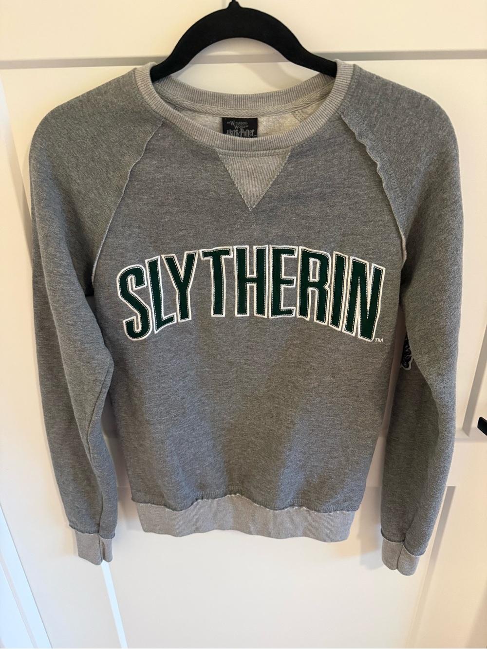 Harry Potter Slytherin Sweatshirt XS Universal Studios Gray Hogwarts Crewneck